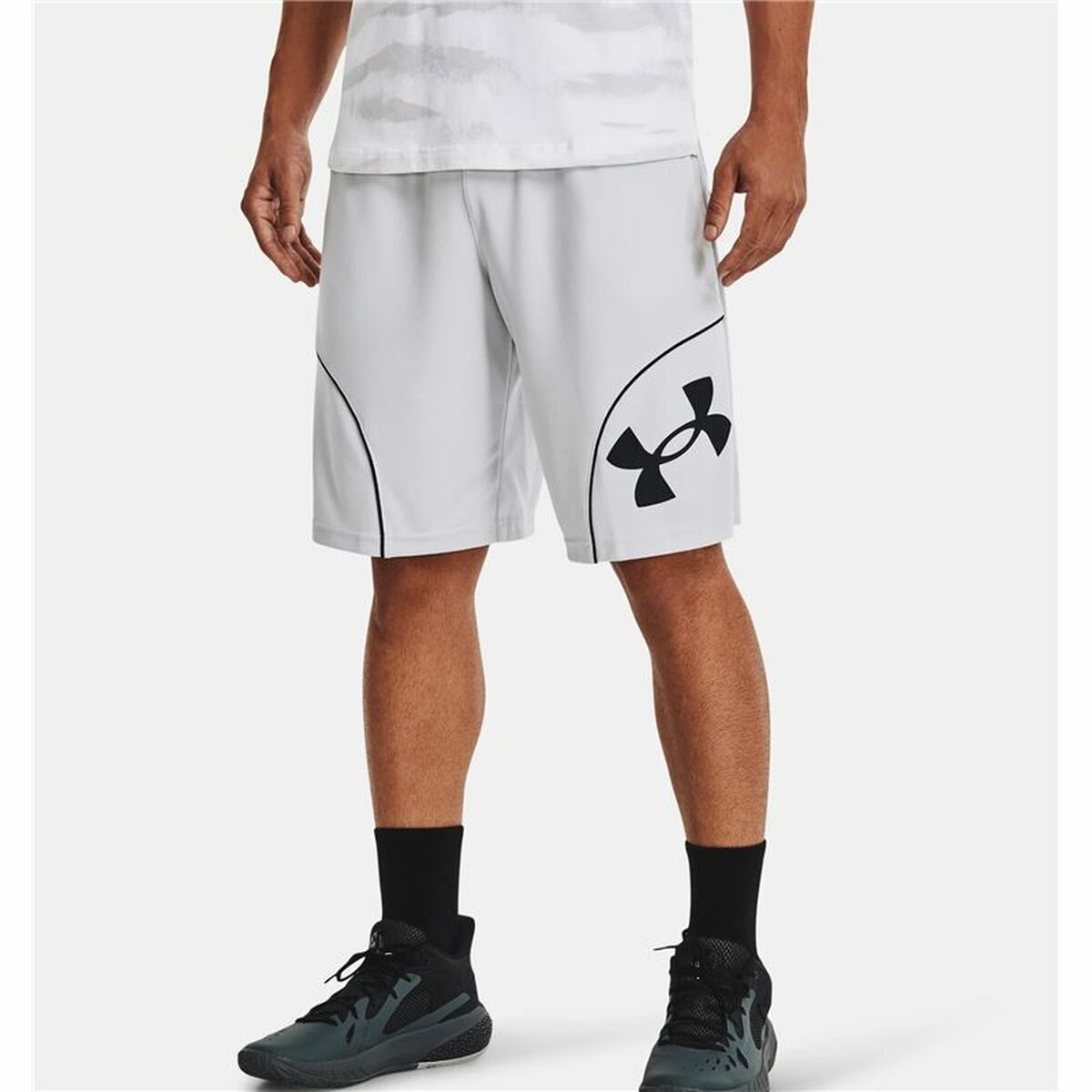 Pantaloni Corti Sportivi da Uomo Under Armour Perimeter 28 cm Bianco